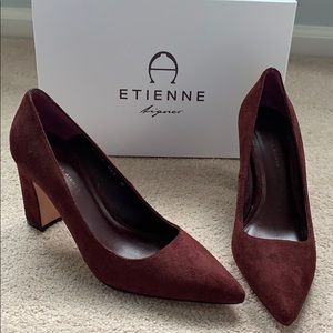 Etienne Aigner suede pump shoe